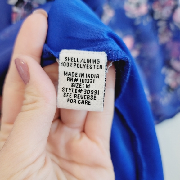 💕 Charlotte Russe Cobalt Blue Floral Shift Dress Women's Size Medium - Picture 6 of 13